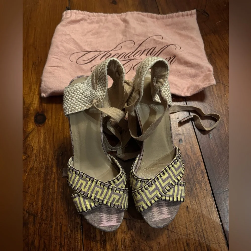 Stuart Weitzman + Theodora Callum Espadrilles Aztec Print Wedge Sz 7 - Picture 3 of 8